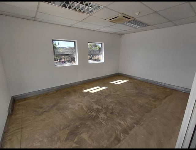 3,355M² OFFICE TO LET IN HALFWAY GARDENS